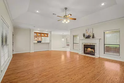 1621 McFadden Road, Lake Jackson, TX 77566 - Photo 3