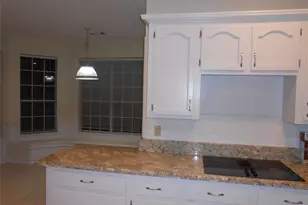 18 Crescent View Ct, The Woodlands, TX 77381 - Photo 9