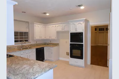 18 Crescent View Court, The Woodlands, TX 77381 - Photo 11