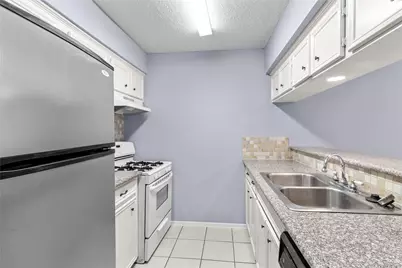 1016 Tri Oaks Lane #92, Houston, TX 77043 - Photo 17