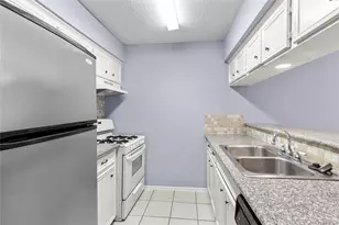 1016 Tri Oaks Ln, Houston, TX 77043 - Photo 17