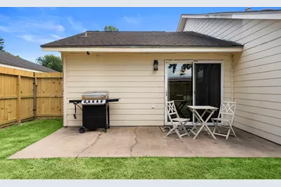 8723 Kirkmont Drive, Houston, TX 77089 - Photo 15