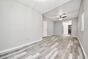 3402 Hidden Creek Dr, Sugar Land, TX 77479 - Photo 13