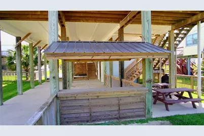 12930 Buccaneer Parkway, Freeport, TX 77541 - Photo 23