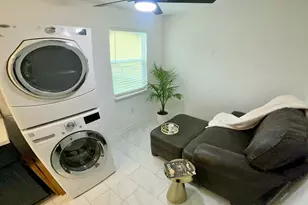 4814 Holloway Dr, Houston, TX 77048 - Photo 9