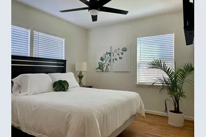 4814 Holloway Drive, Houston, TX 77048 - Photo 5