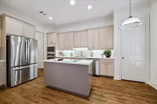 1917 Woodbury St, Houston, TX 77030 - Photo 9