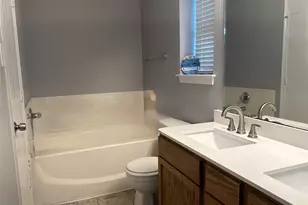 5427 Chasewood Dr, Bacliff, TX 77518 - Photo 9
