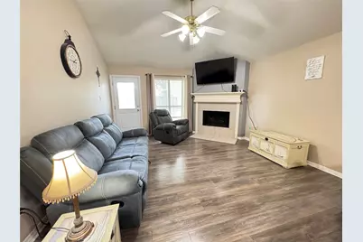 5427 Chase Wood Drive, Bacliff, TX 77518 - Photo 5