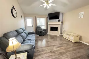5427 Chasewood Dr, Bacliff, TX 77518 - Photo 5