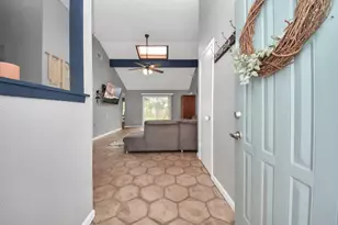 10007 Loch Dane Dr, Houston, TX 77070 - Photo 3