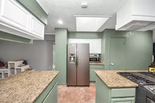 10007 Loch Dane Dr, Houston, TX 77070 - Photo 13