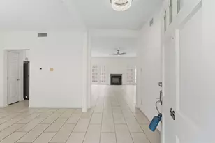 600 Wilcrest Dr, Houston, TX 77042 - Photo 5