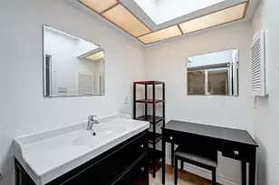 2232 S Piney Point Rd, Houston, TX 77063 - Photo 27