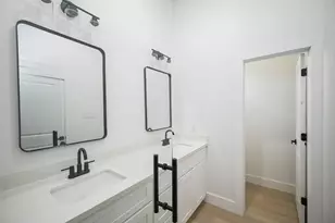 8203 Sparta St, Houston, TX 77028 - Photo 13