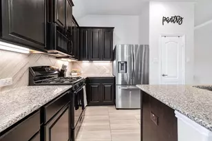 230 Dale Ridge Ln, Dickinson, TX 77539 - Photo 5