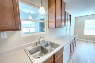 975 S Ann St, Sour Lake, TX 77659 - Photo 13