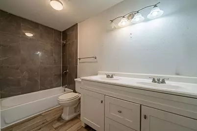 4306 Groton Drive, Houston, TX 77047 - Photo 15