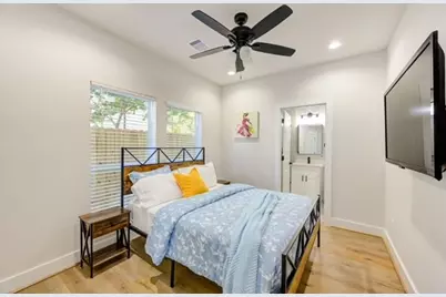 1803 Brooks Street, Houston, TX 77026 - Photo 15