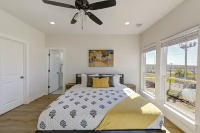 1803 Brooks Street, Houston, TX 77026 - Photo 11