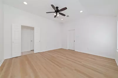 7915 Quail Meadow Drive, Houston, TX 77071 - Photo 17
