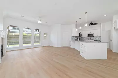 7915 Quail Meadow Drive, Houston, TX 77071 - Photo 11