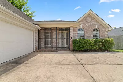 7915 Quail Meadow Drive, Houston, TX 77071 - Photo 33