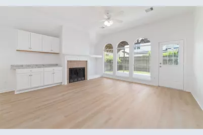 7915 Quail Meadow Drive, Houston, TX 77071 - Photo 13