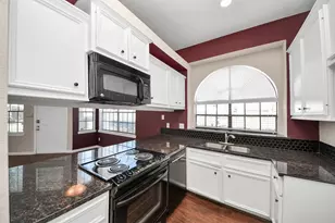 8888 Benning Dr, Houston, TX 77031 - Photo 9