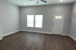 832 Elkhart St, Houston, TX 77091 - Photo 5