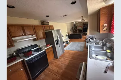 4801 Scarsdale Drive, Austin, TX 78744 - Photo 3