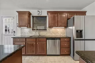 2111 Gilbert Rd, Dickinson, TX 77539 - Photo 5