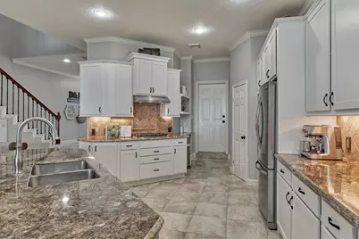 157 Capetown, Conroe, TX 77356 - Photo 9