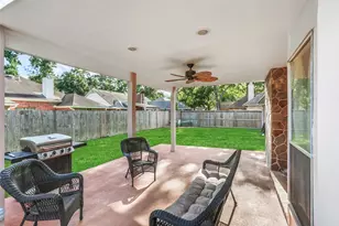 929 N Rivershire Dr, Conroe, TX 77304 - Photo 33