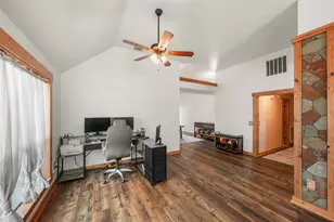 929 N Rivershire Dr, Conroe, TX 77304 - Photo 13