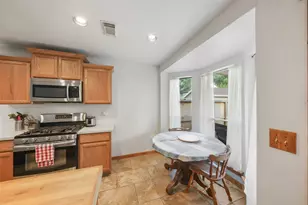 929 N Rivershire Dr, Conroe, TX 77304 - Photo 9