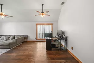 929 N Rivershire Dr, Conroe, TX 77304 - Photo 15