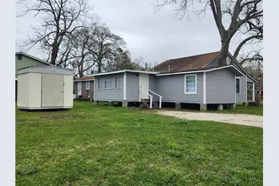 140 W Marion, Clute, TX 77531 - Photo 3