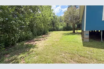 109 Handball Court, Holiday Lakes, TX 77515 - Photo 7