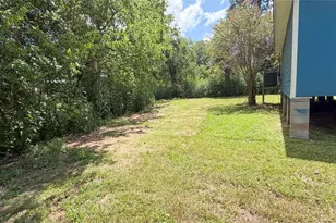 109 Handball Ct, Holiday Lakes, TX 77515 - Photo 7