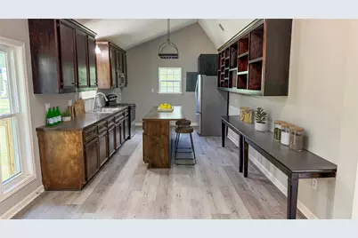 109 Handball Court, Holiday Lakes, TX 77515 - Photo 13