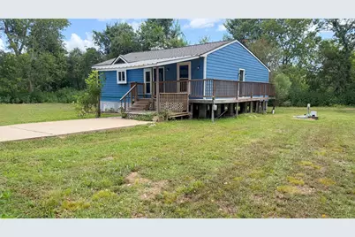 109 Handball Court, Holiday Lakes, TX 77515 - Photo 3