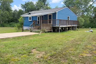 109 Handball Ct, Holiday Lakes, TX 77515 - Photo 3