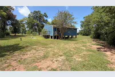 109 Handball Court, Holiday Lakes, TX 77515 - Photo 9