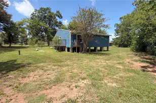 109 Handball Ct, Holiday Lakes, TX 77515 - Photo 9