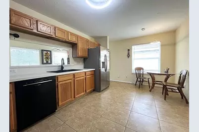 2735 S Peach Hollow Circle, Pearland, TX 77584 - Photo 13