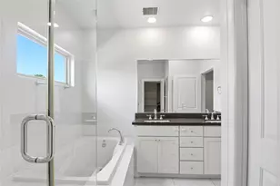 8239 Cambridge St, Houston, TX 77054 - Photo 21