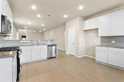 7447 French Quarter Court, Fulshear, TX 77441 - Photo 9