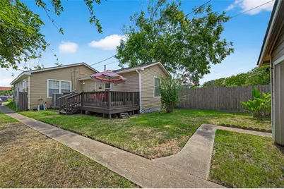 4106 Ursuline Street, Galveston, TX 77550 - Photo 33