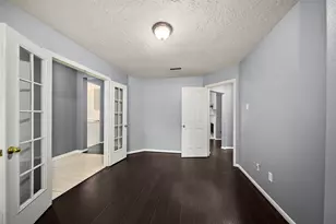 10 S Willow Point Cir, The Woodlands, TX 77382 - Photo 3
